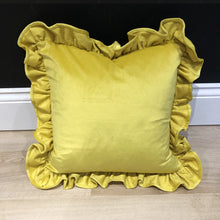 Load image into Gallery viewer, Talk to the Palm Frill Cushion

