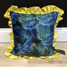 Load image into Gallery viewer, Talk to the Palm Frill Cushion
